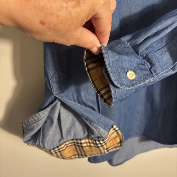 Burberry London Blue Button-Up Shirt With Iconic Nova Check Collar & Cuffs - Picture 7 of 15